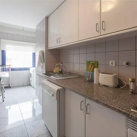 Apartament Gulbenkian Apartment *