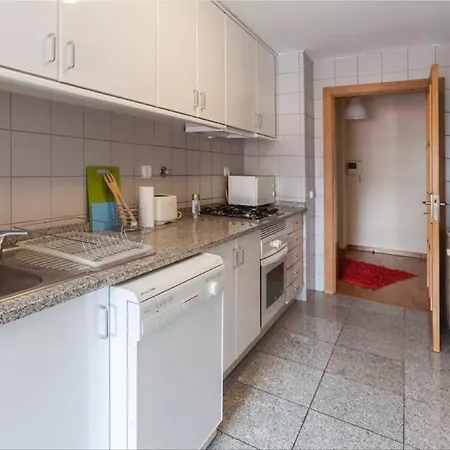 Apartament Gulbenkian Apartment *